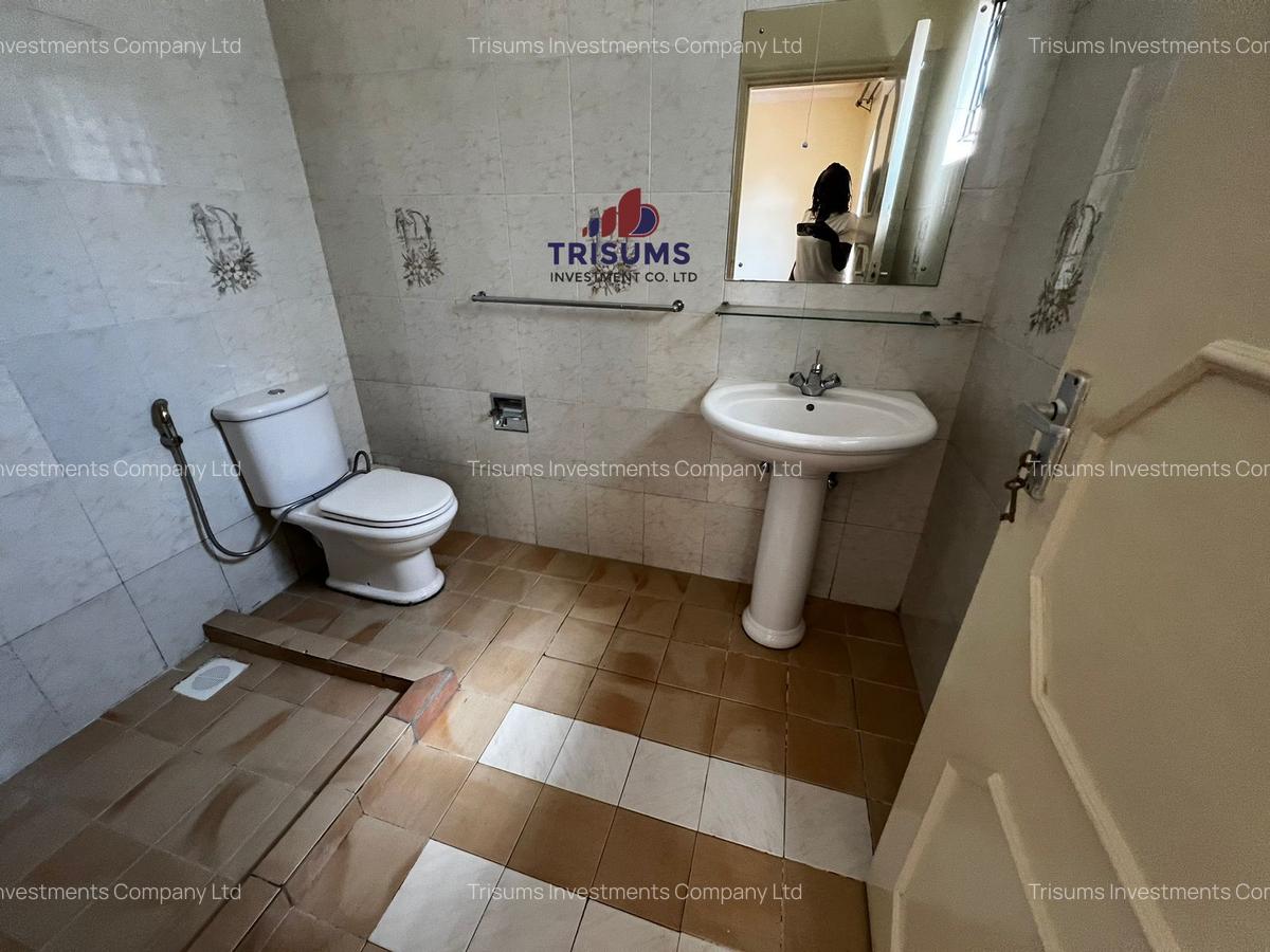 3 Bed Apartment with En Suite at Westland - 18