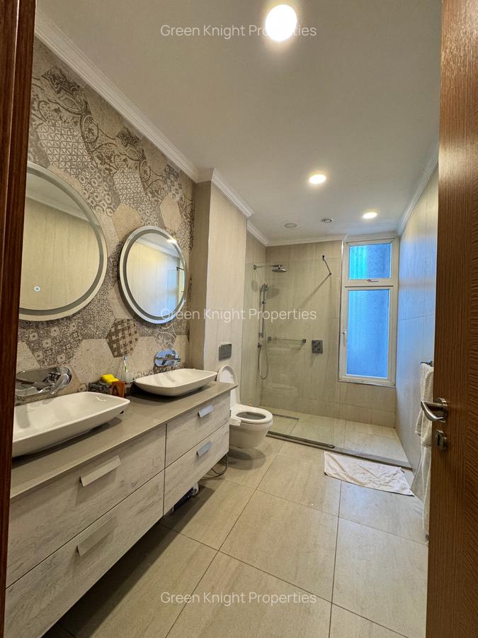 Serviced 2 Bed Apartment with En Suite in Parklands - 12