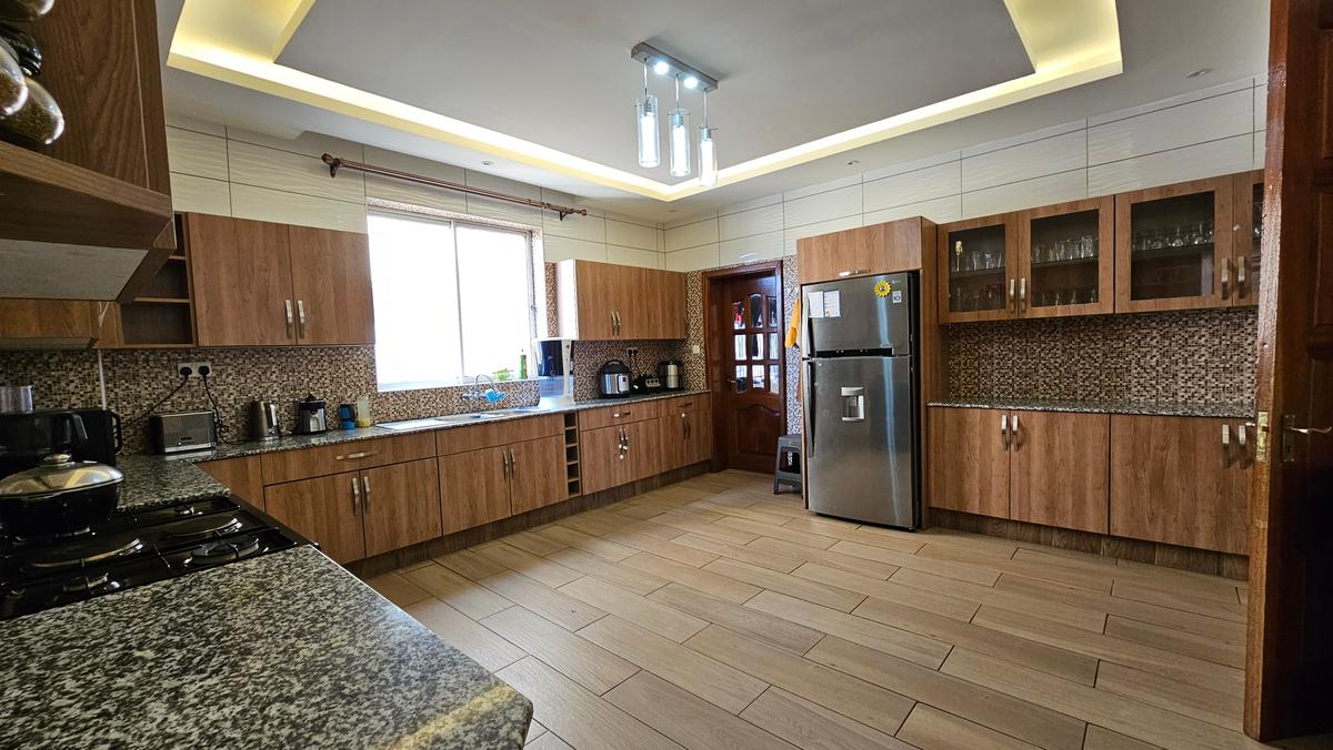 3 Bed Apartment with En Suite in Kileleshwa - 3