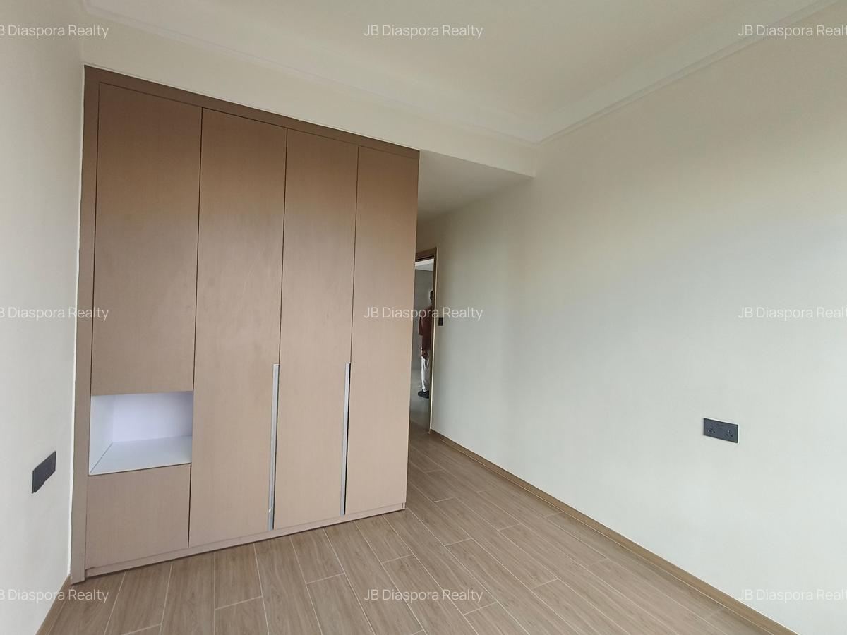 2 Bed Apartment with En Suite at Riverside Drive - 3
