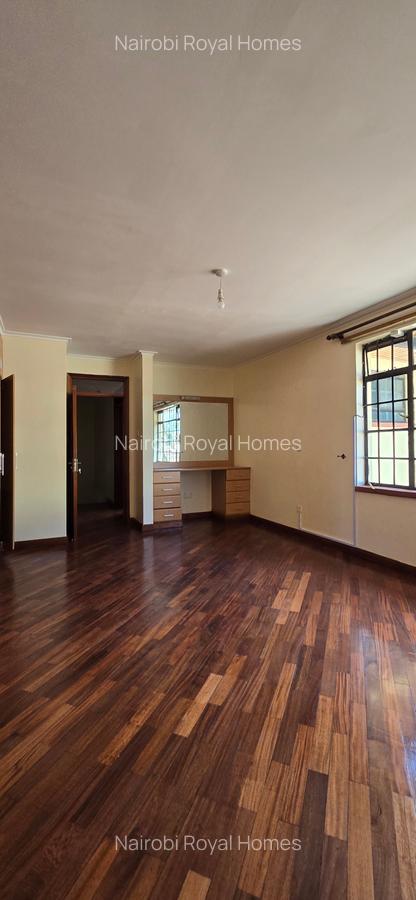 4 Bed Townhouse with En Suite at Lavington Green - 6