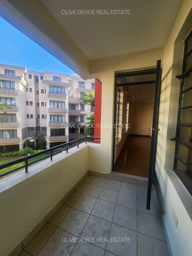 3 Bed Apartment with En Suite in Kilimani - 4
