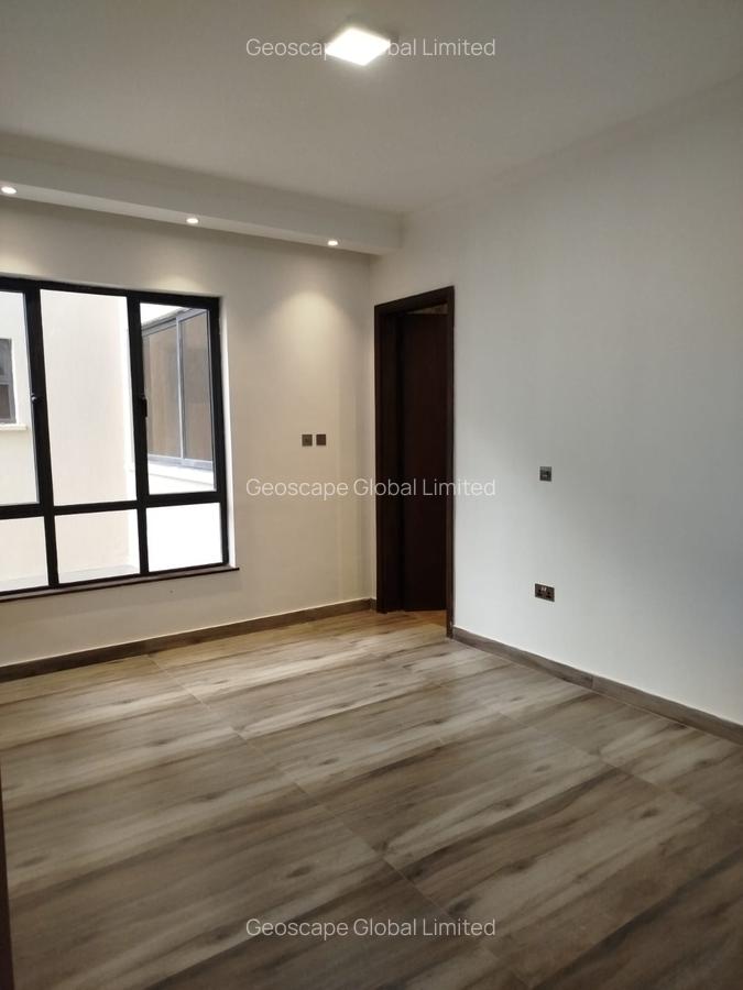 Furnished 2 Bed Apartment with En Suite in Brookside - 9