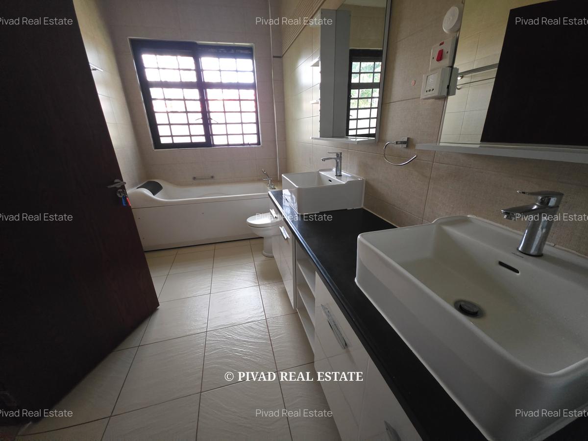 4 Bed Townhouse with Garden in Runda - 7