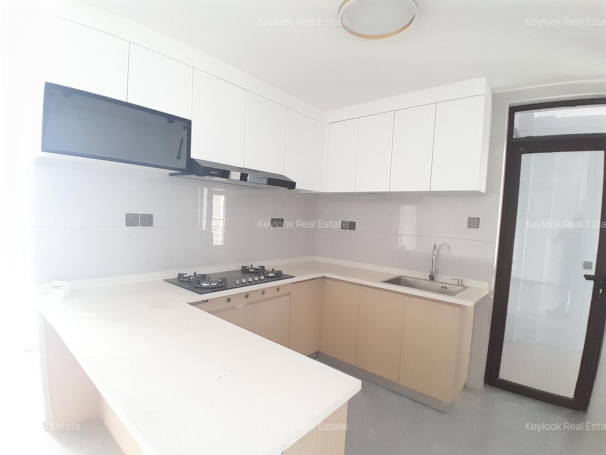 3 Bed Apartment with En Suite at Riverside Drive - 4