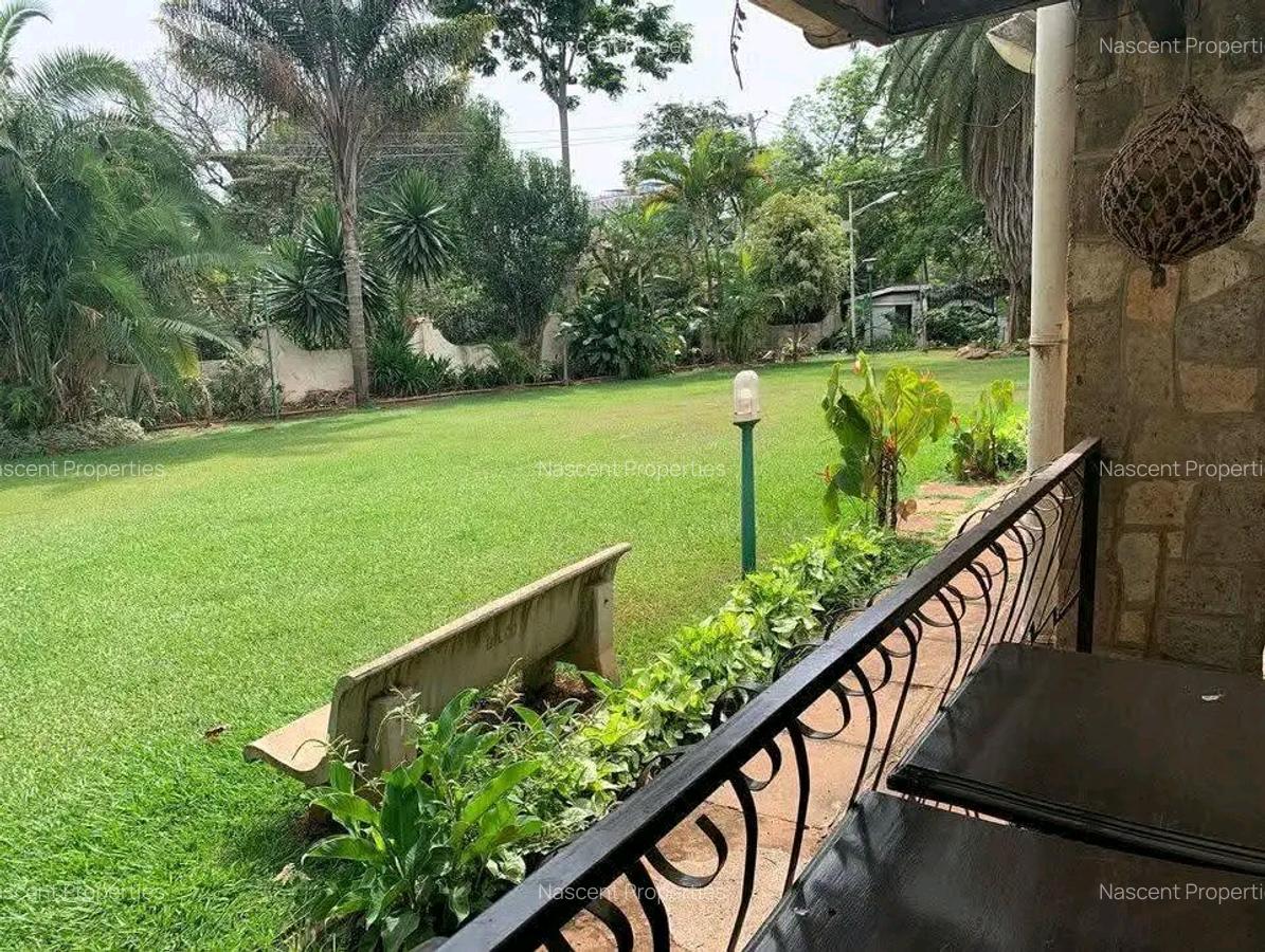 4 Bed House with En Suite in Spring Valley - 2