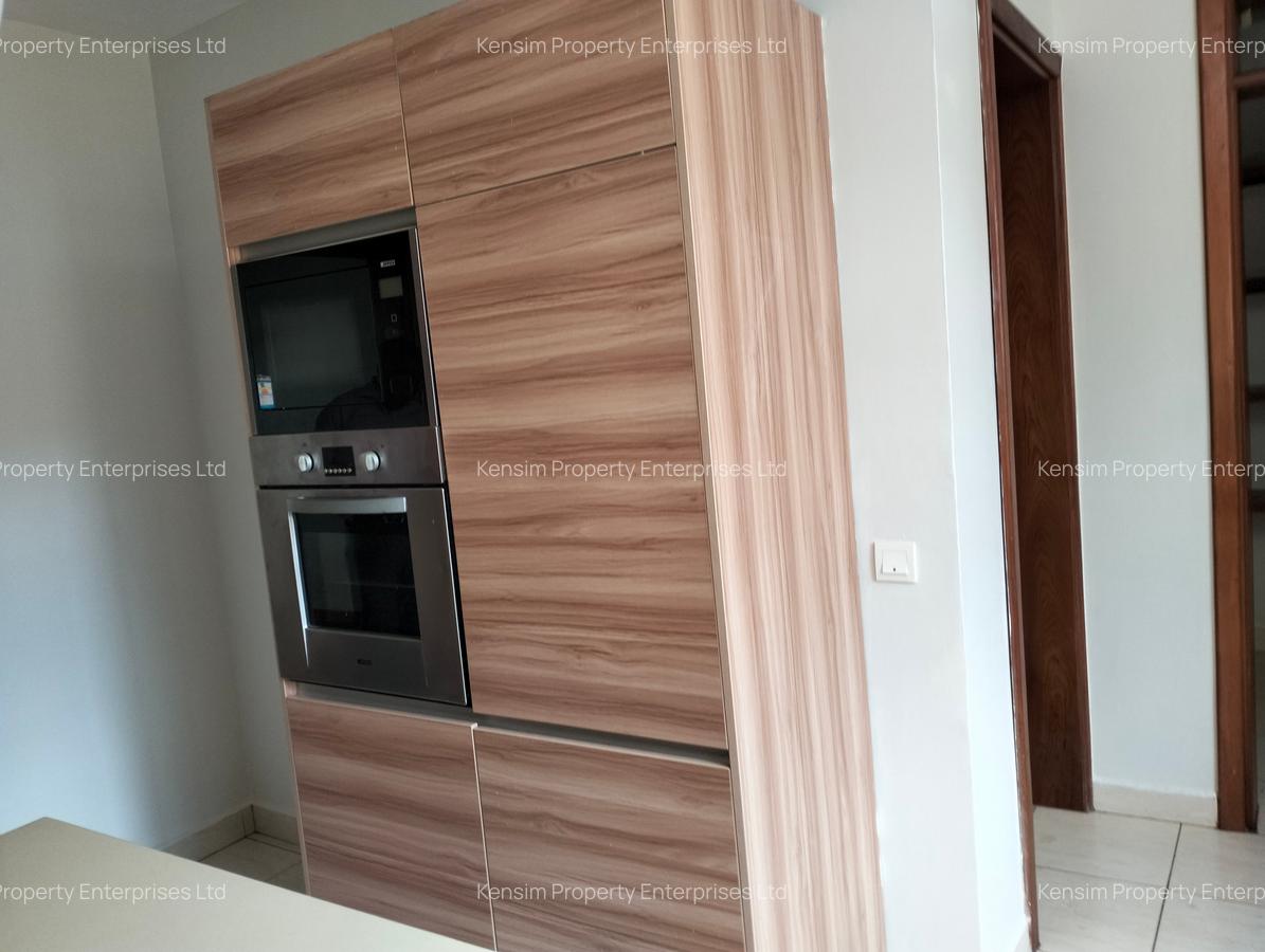 5 Bed Townhouse with En Suite in Lavington - 6