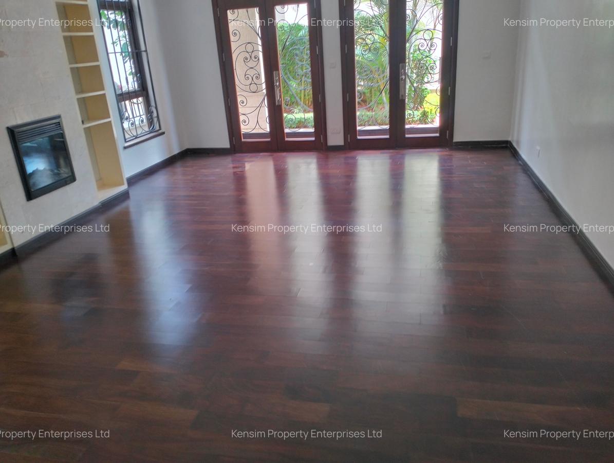 5 Bed Townhouse with En Suite in Lavington - 4