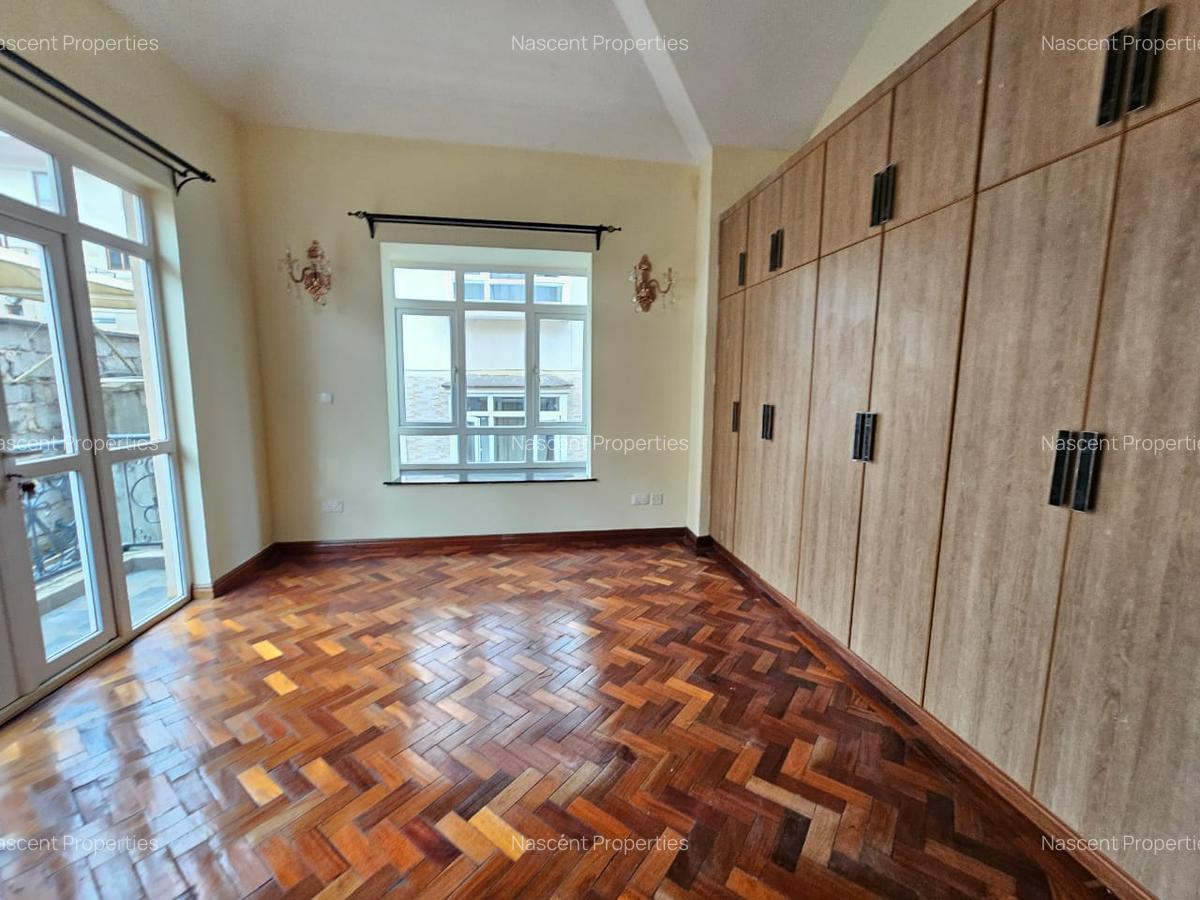 5 Bed Townhouse with En Suite in Lavington - 5