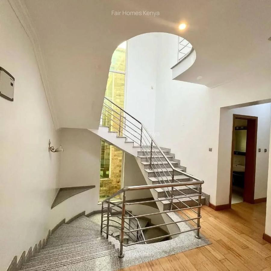 4 Bed Townhouse with En Suite at Riverside Drive - 4