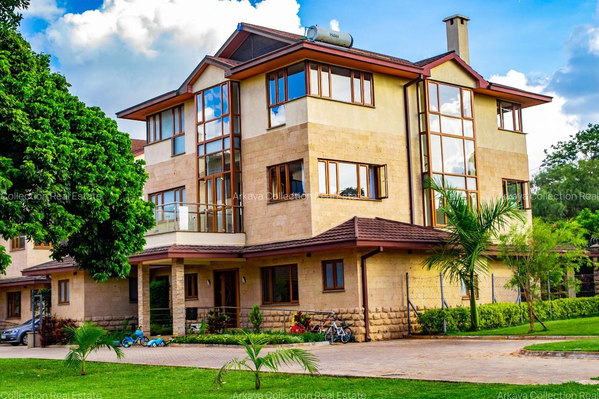 5 Bed House with En Suite in Lavington - 13