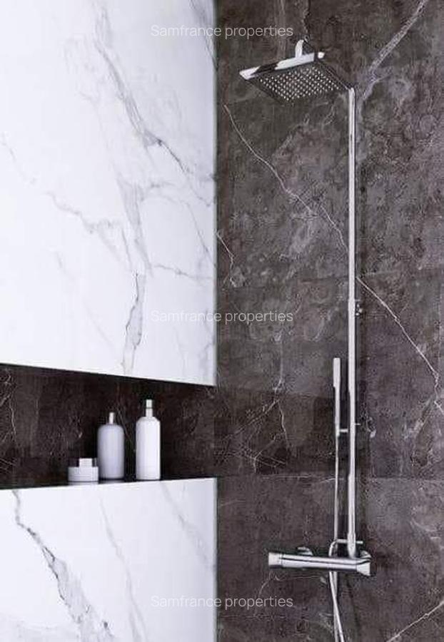 3 Bed Apartment with En Suite at Links Road - 4