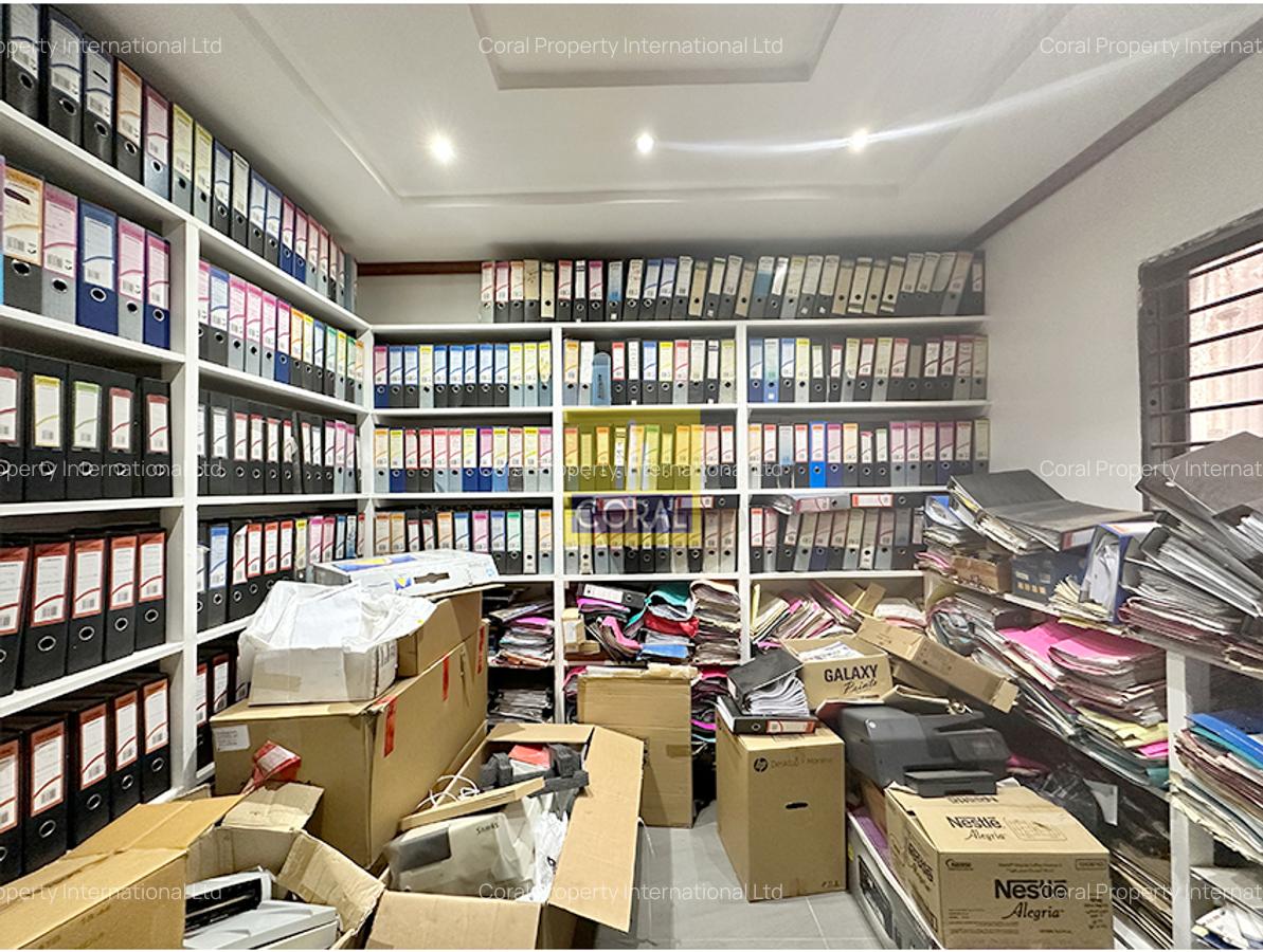 29,825 ft² Warehouse in Industrial Area - 17