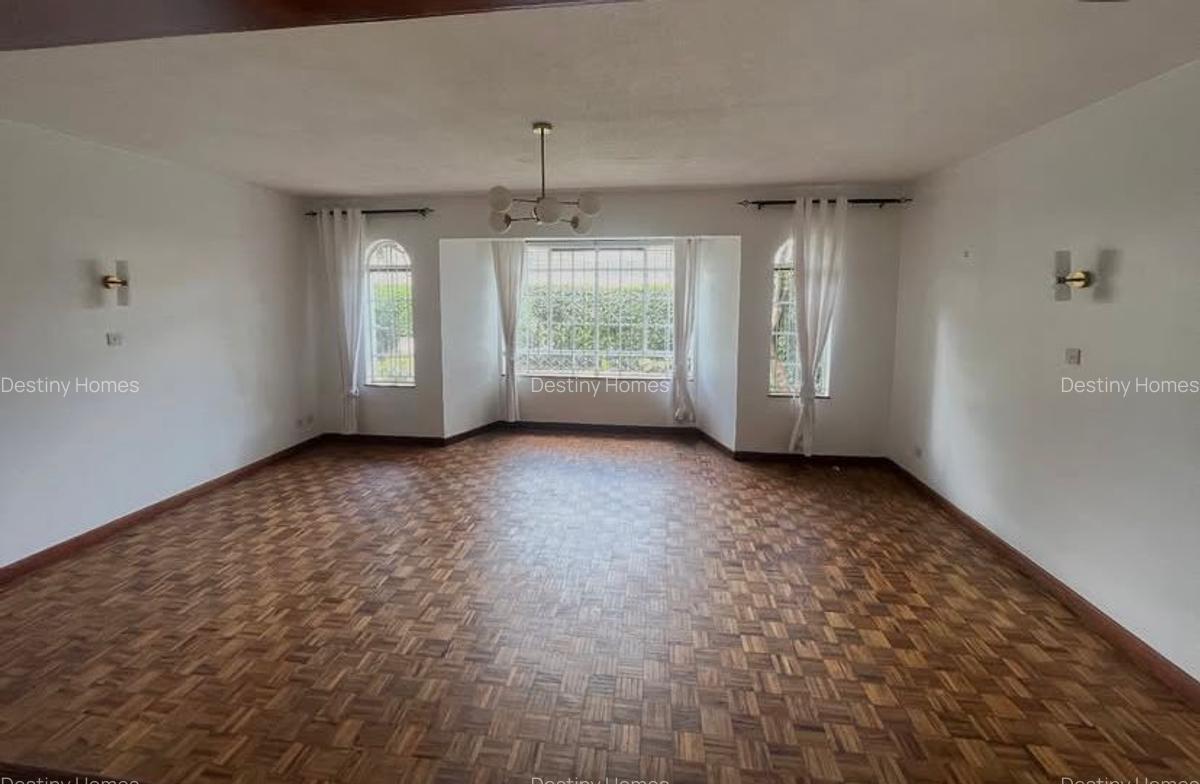 4 Bed Townhouse with En Suite in Lavington - 14