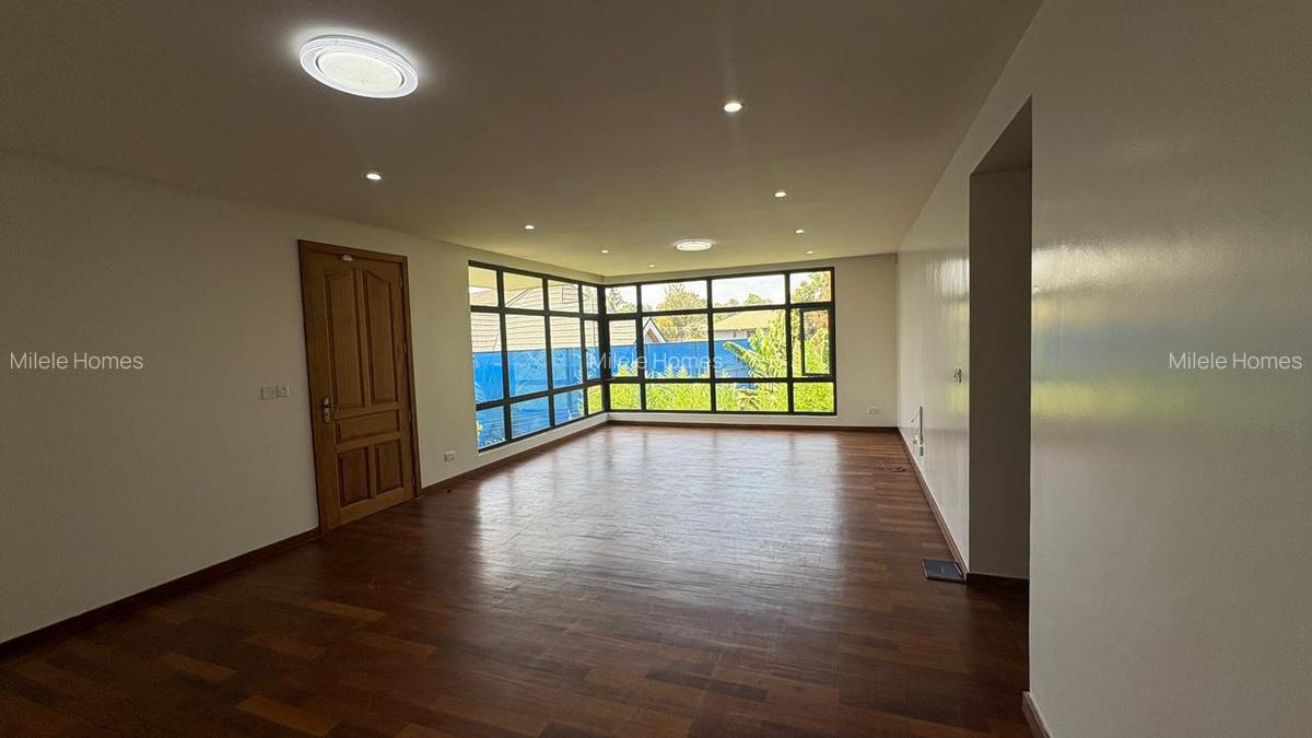 3 Bed Townhouse with En Suite at 4Th Avenue - 3