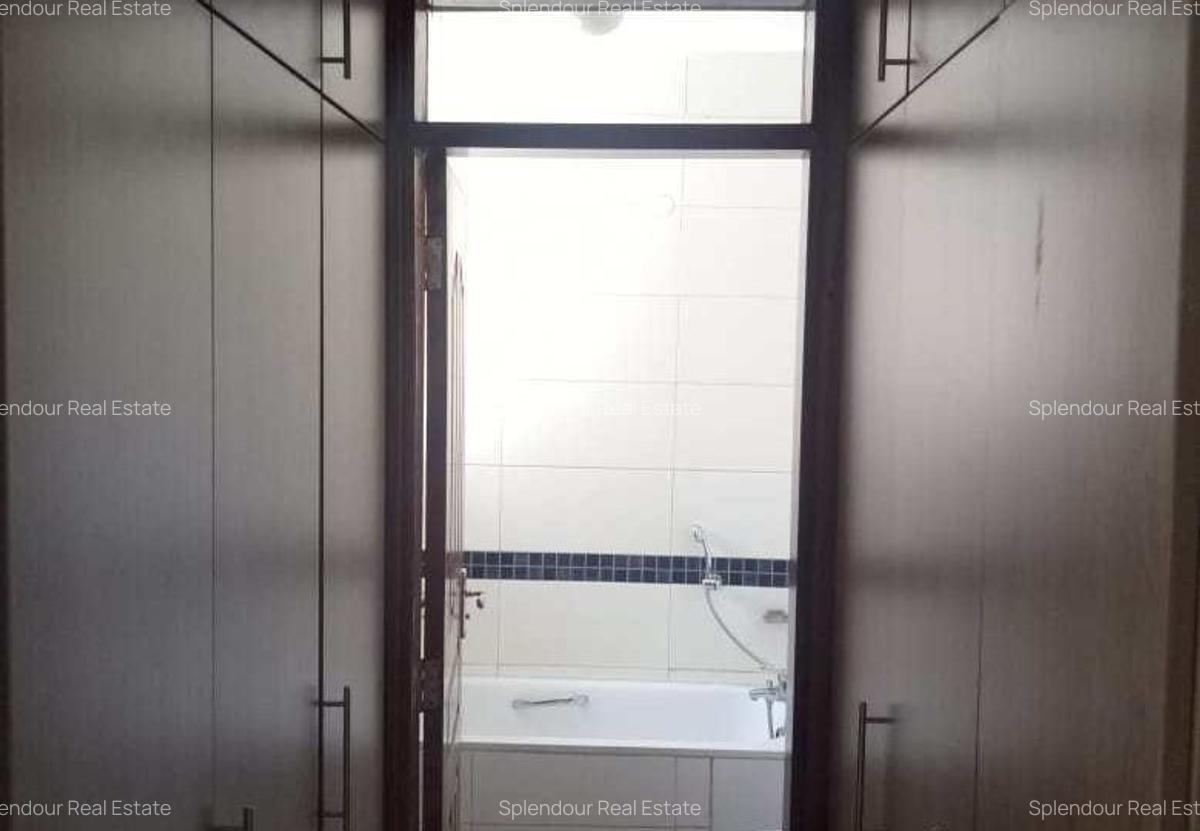 2 Bed Apartment with En Suite in Riverside - 9