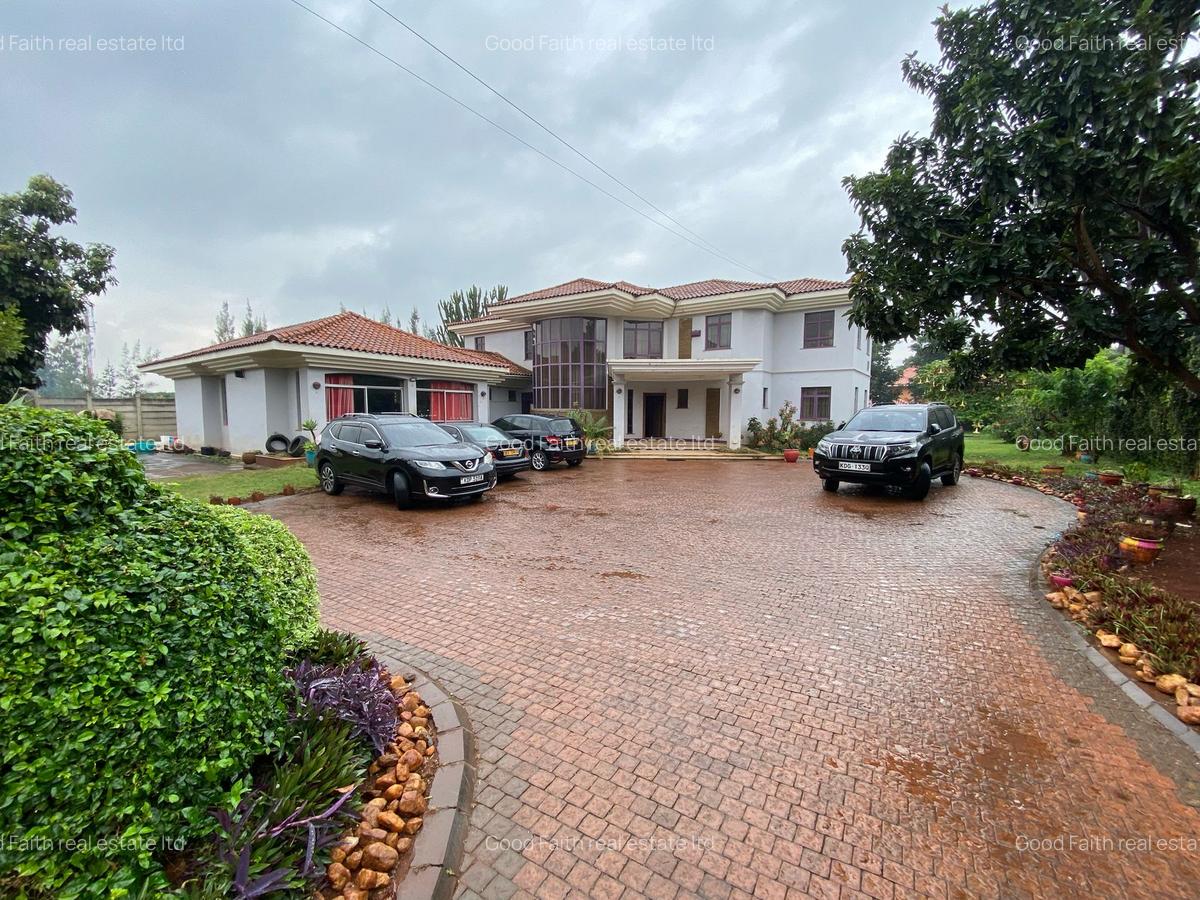 5 Bed House with En Suite in Runda - 4