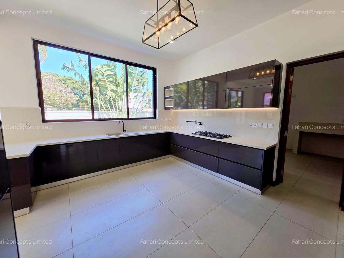 4 Bed Apartment with En Suite at Nyali - 8