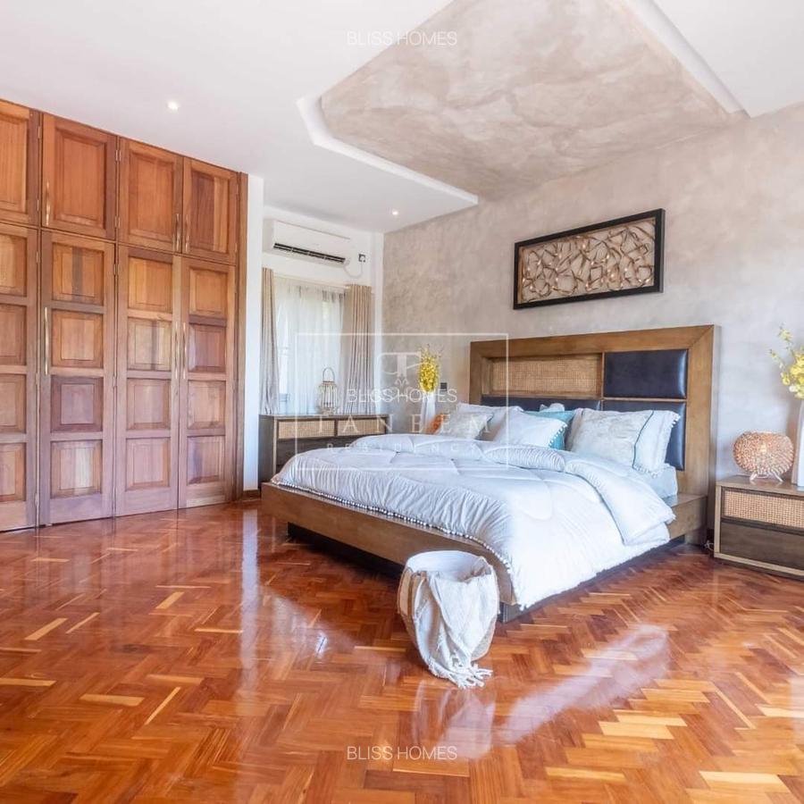 3 Bed Apartment with En Suite at Neem Avenue - 14