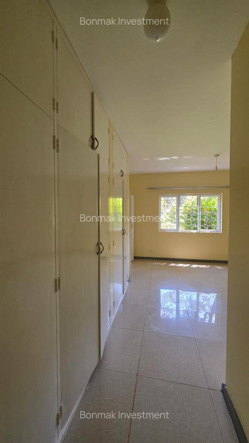 4 Bed House with En Suite at Kyuna Road - 14