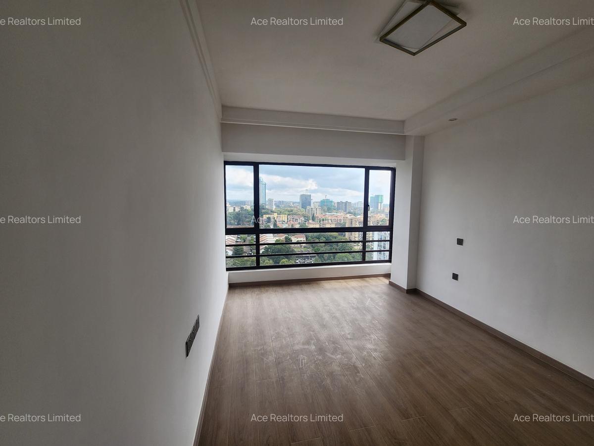 3 Bed Apartment with En Suite at Riverside Drive - 11