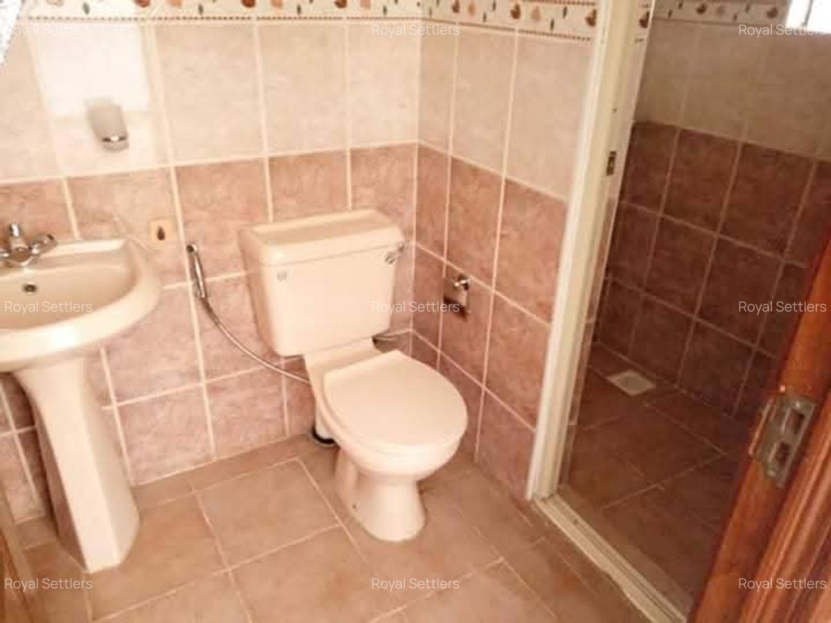 4 Bed Apartment with En Suite at Brookside Grove - 8