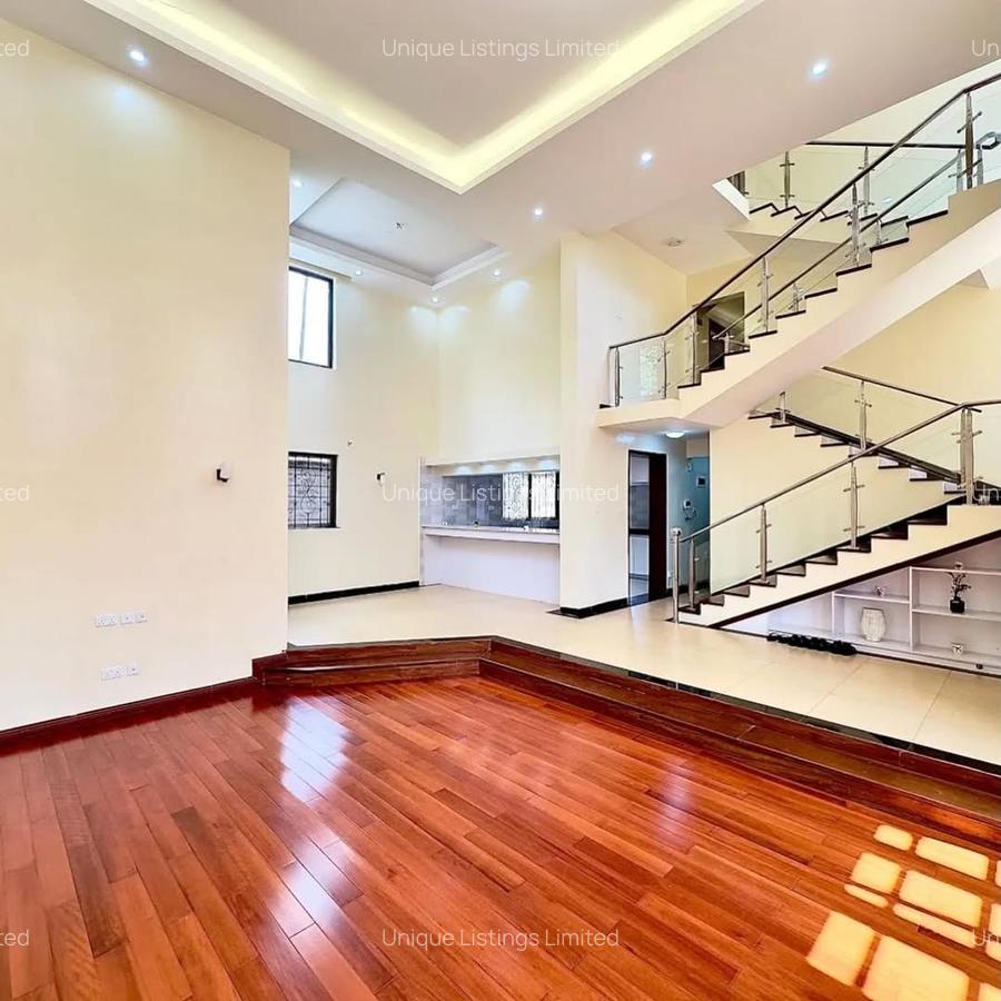 5 Bed Townhouse with En Suite in Lavington - 3