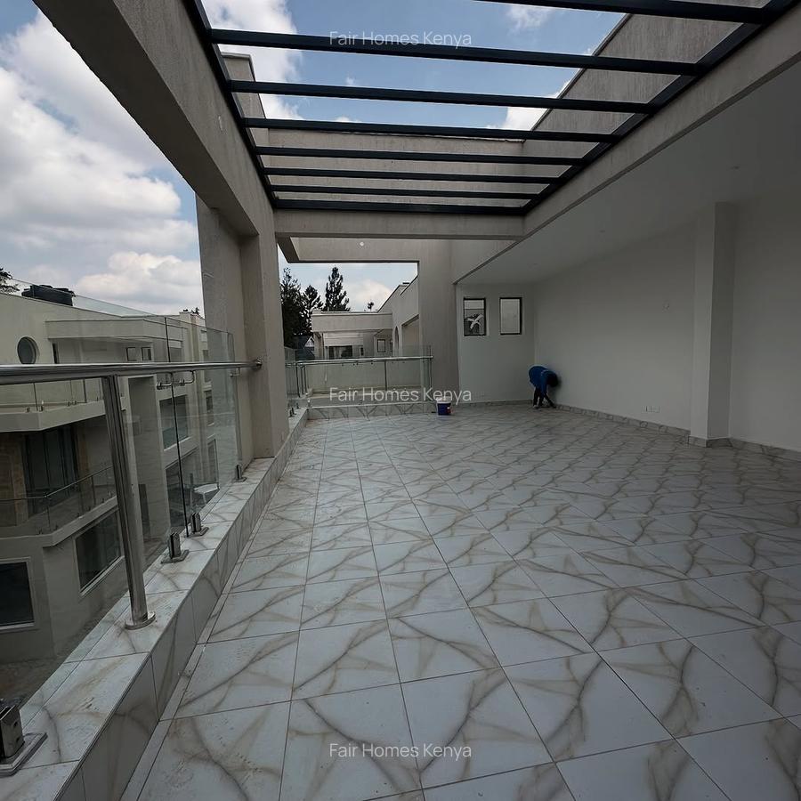 5 Bed Townhouse with En Suite at Lavington Green - 13