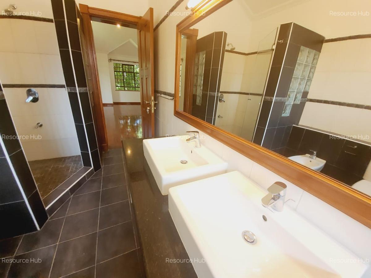 4 Bed Townhouse with En Suite at Peponi Road - 16