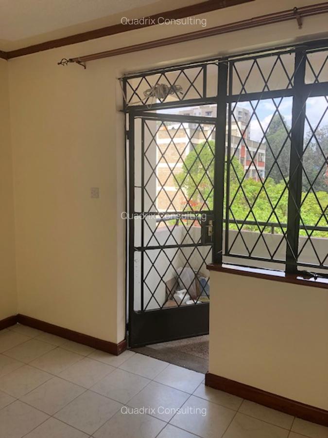 Serviced 2 Bed Apartment with En Suite at Argwings Kodheck Road - 11