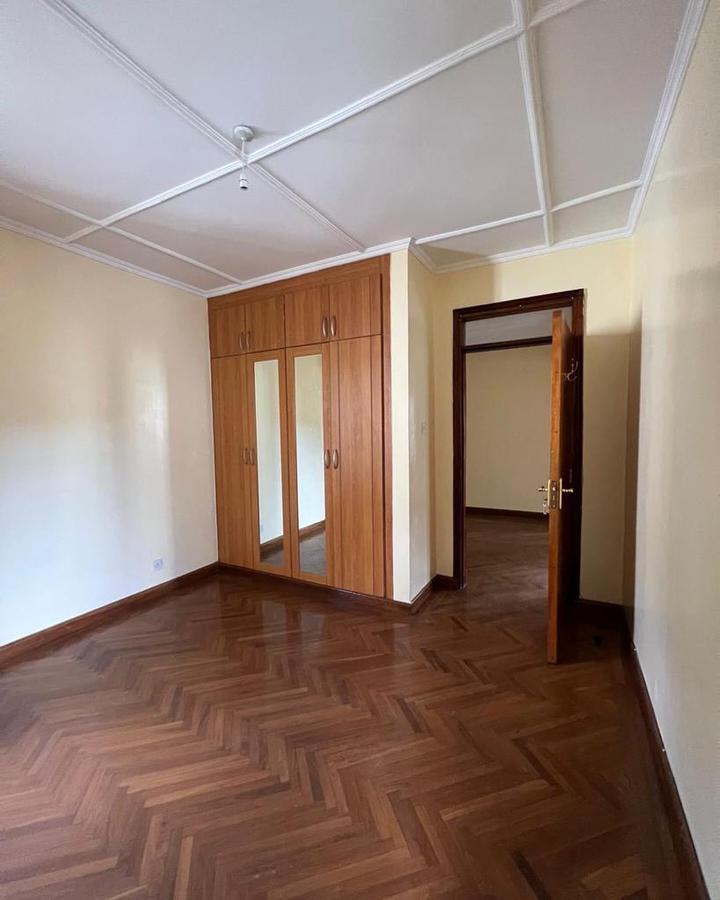 5 Bed Townhouse with En Suite in Lavington - 11