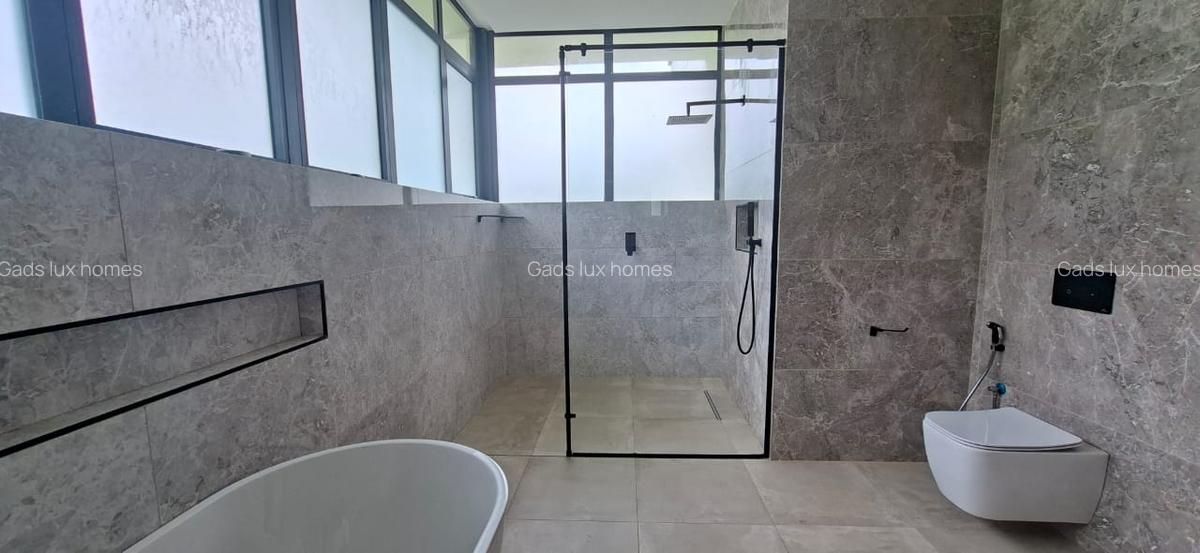5 Bed Villa with En Suite at Nyari - 13