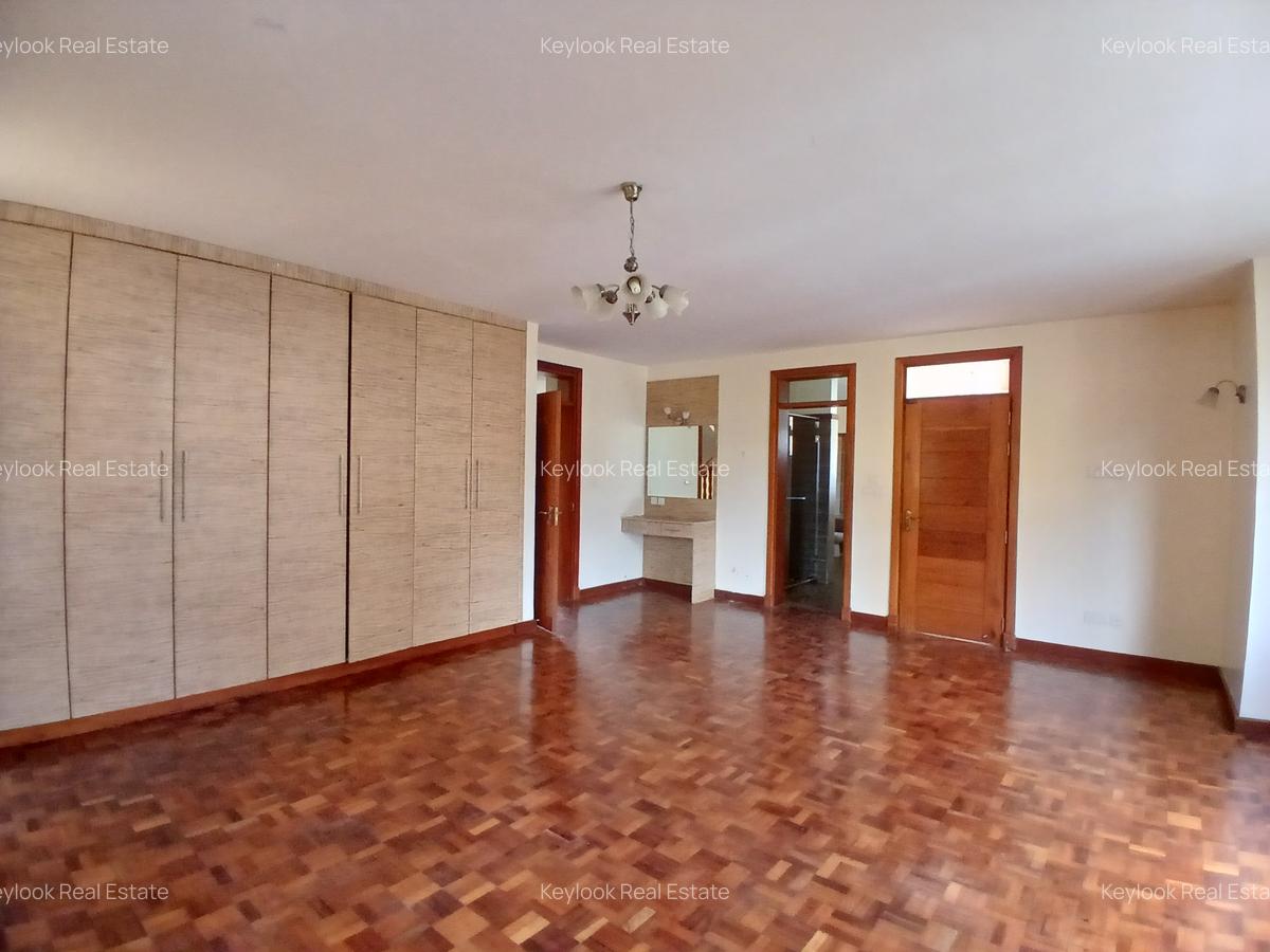 5 Bed Townhouse with En Suite at Lavington Green - 8