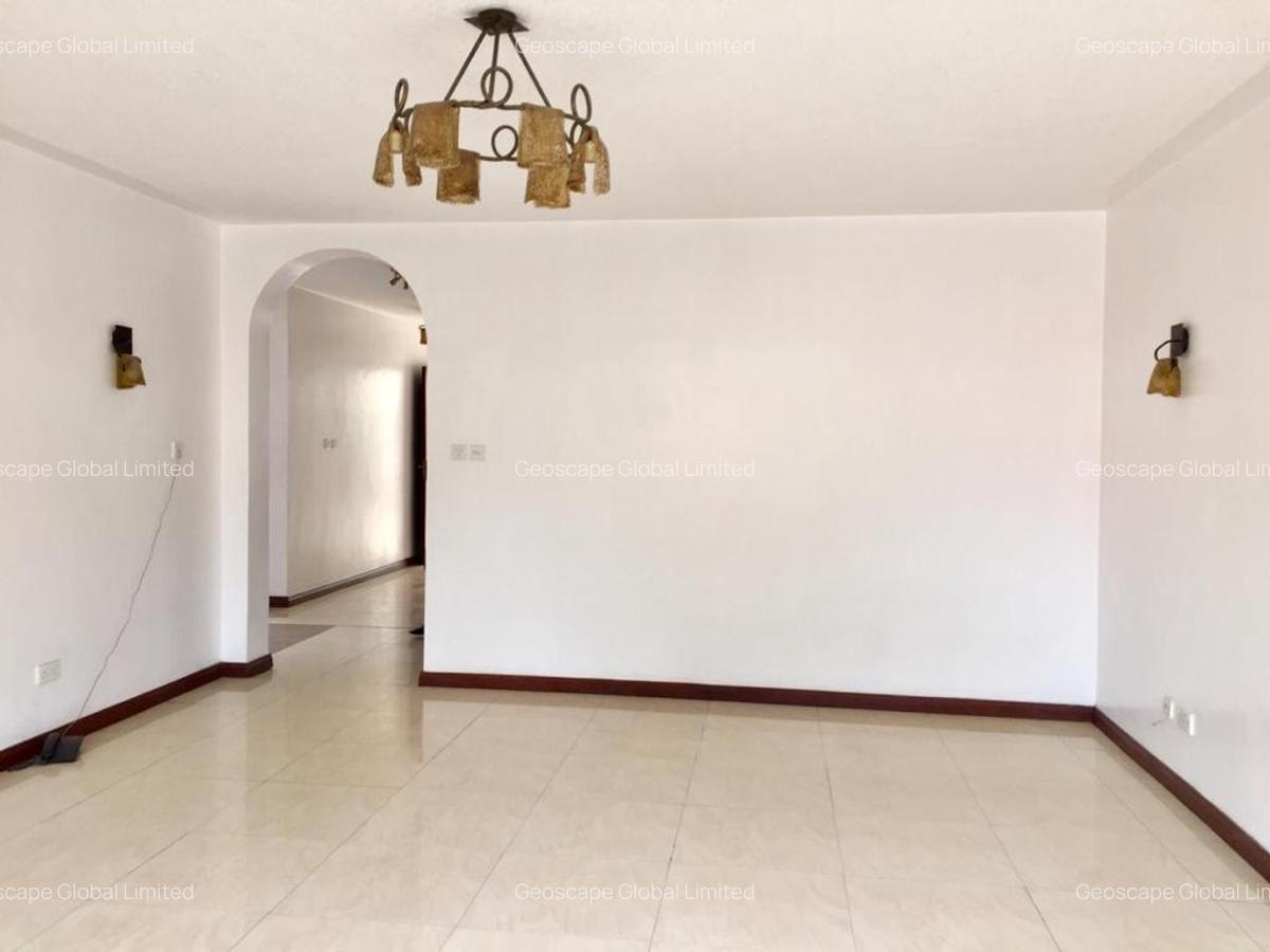 4 Bed House with En Suite in Spring Valley - 14