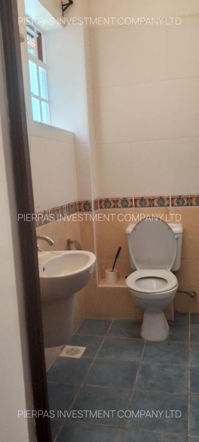 4 Bed Townhouse with En Suite in Lavington - 18