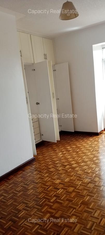 3 Bed Apartment with En Suite in Brookside - 4