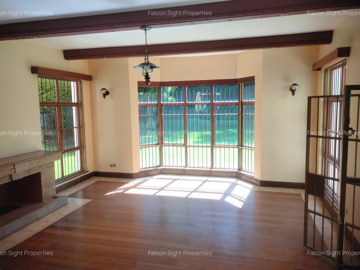 5 Bed Townhouse with En Suite at Few Minutes Drive To Gigiri - 17