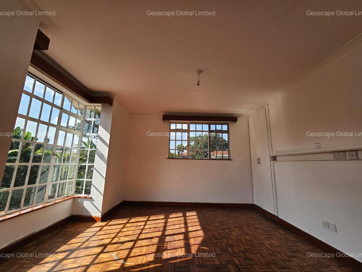 4 Bed House with En Suite in Nyari - 4