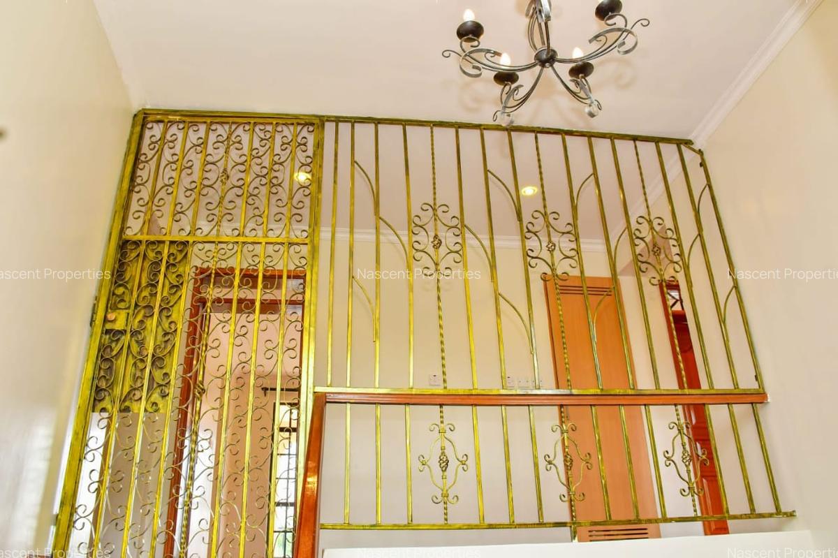 4 Bed House with En Suite in Runda - 13