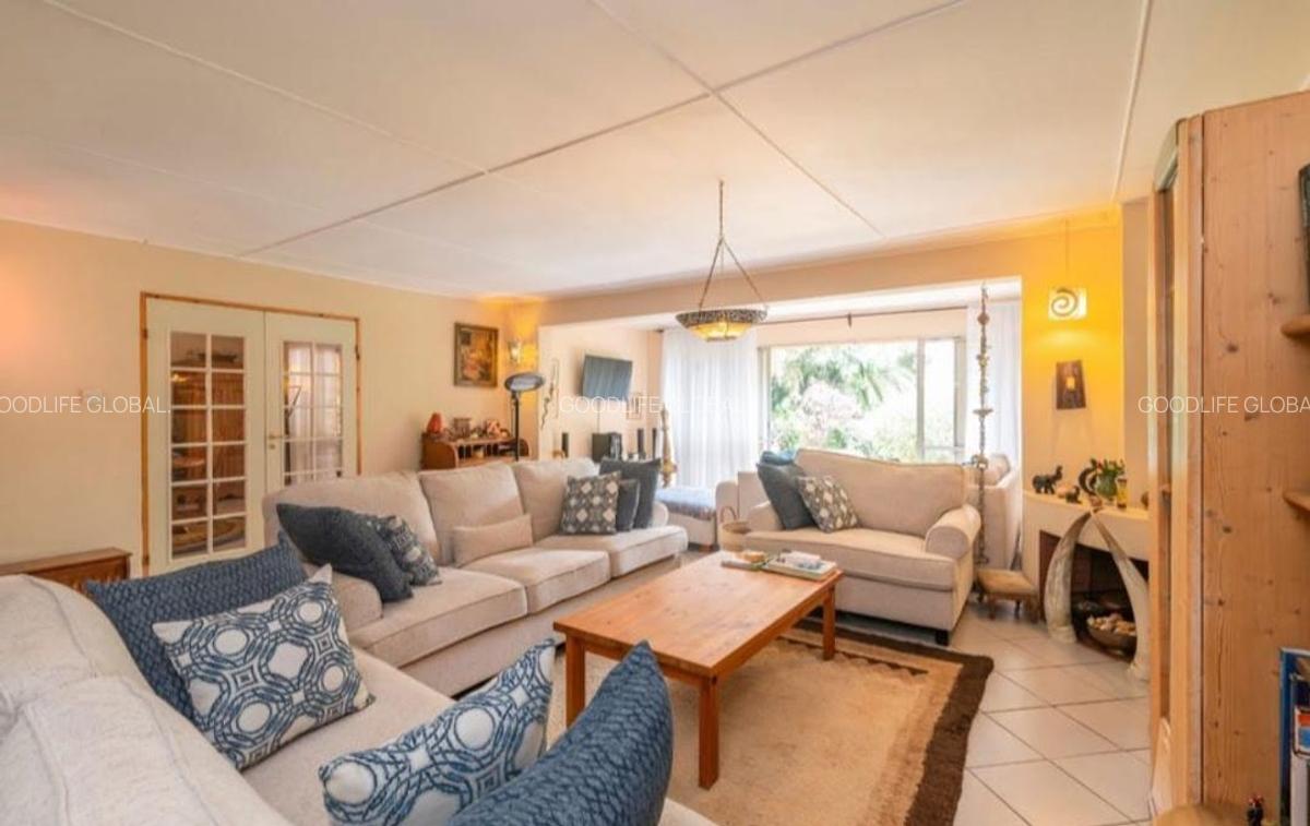 2 Bed House with En Suite at Rosslyn - 5