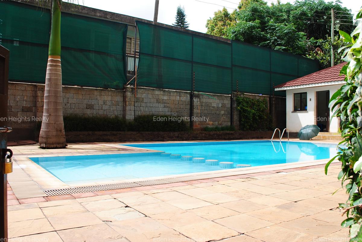 2 Bed Apartment with En Suite at Dennis Pritt - 13