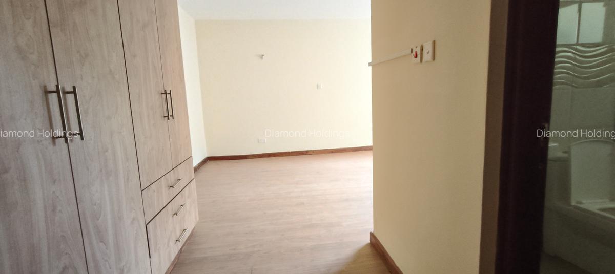 4 Bed Apartment with En Suite at Parklands - 15