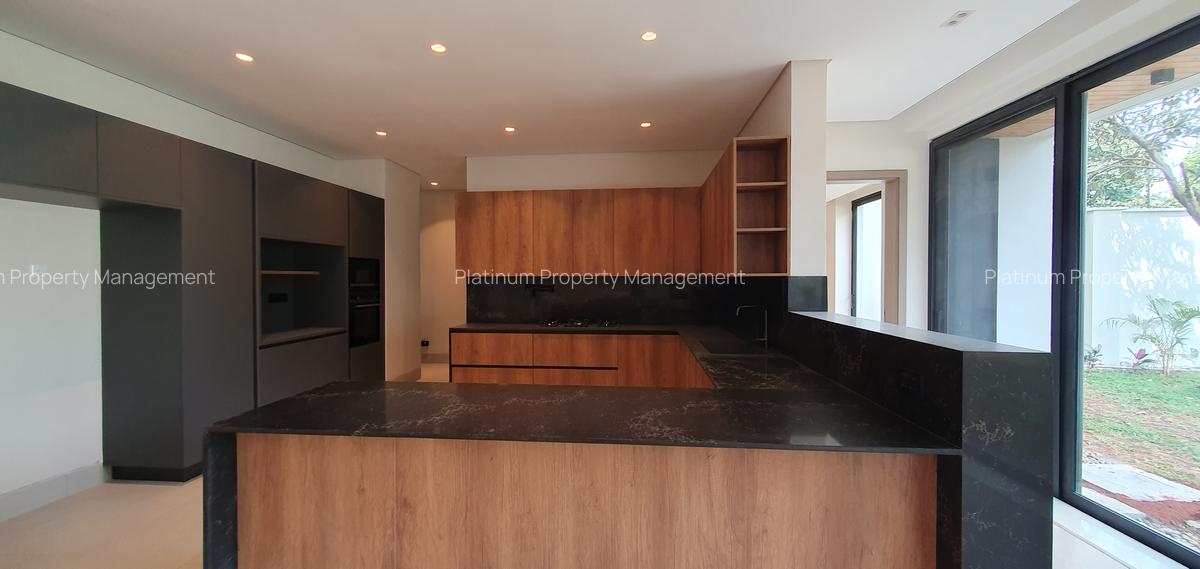 5 Bed Villa with En Suite in Westlands Area - 5