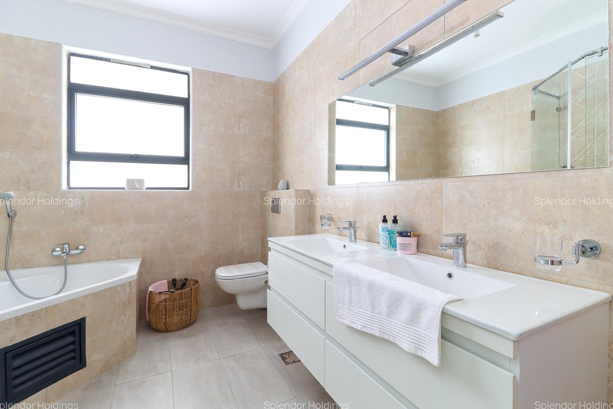 4 Bed Townhouse with En Suite in Runda - 14