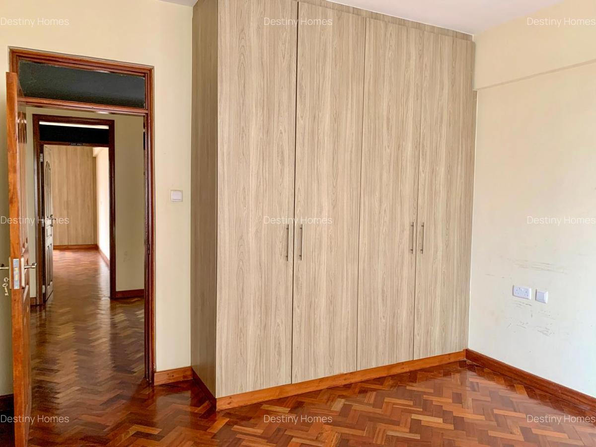 3 Bed Apartment with En Suite in Kilimani - 2