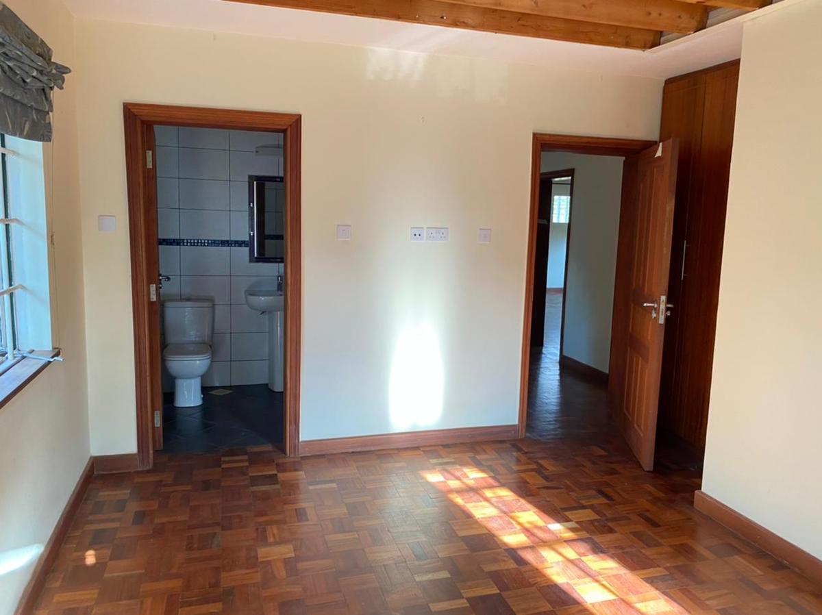 4 Bed Townhouse with Garden in Lavington - 16