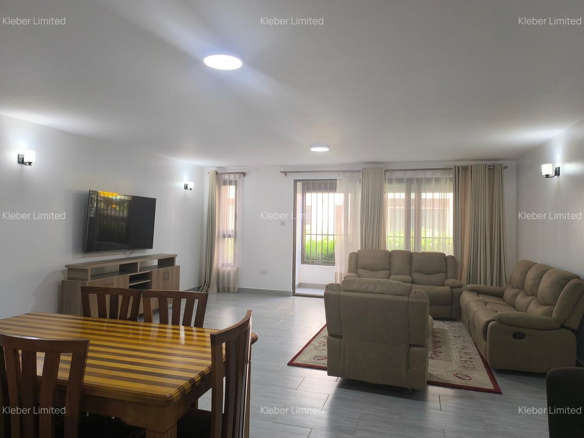 2 Bed Apartment with En Suite at Lavington - 10