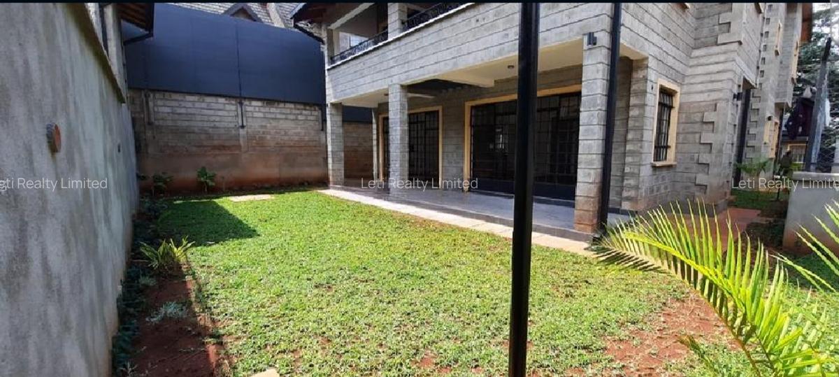 5 Bed Townhouse with En Suite in Lavington - 2