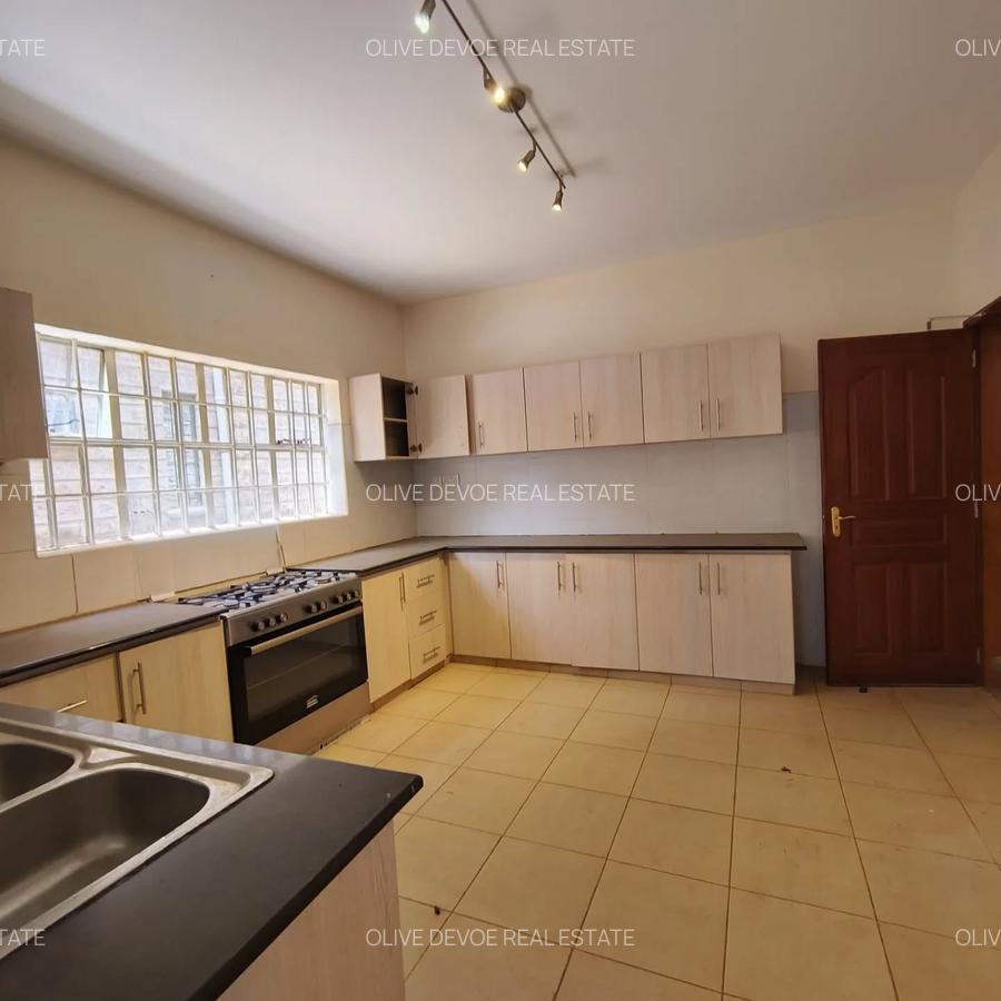 5 Bed Townhouse with En Suite in Kileleshwa - 11