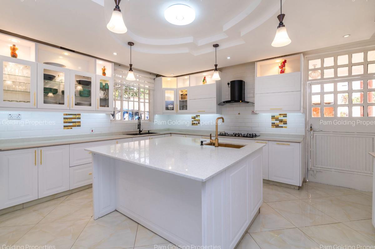 5 Bed House with En Suite in Kitengela - 4